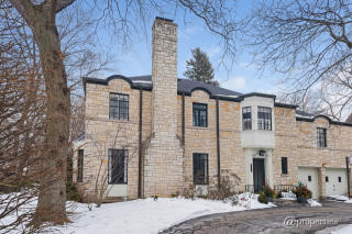 2111 Lawndale Ave, Evanston, IL 60201-1913