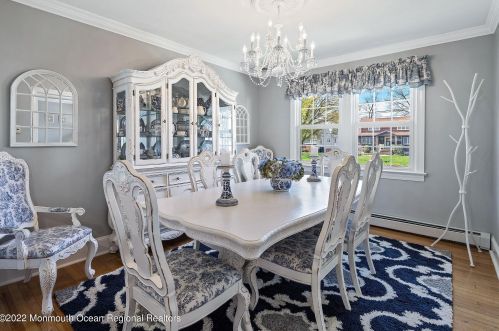 70 Emerald Pl, Clark NJ 07066-1410 exterior