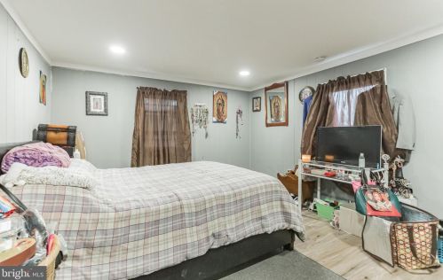 54 Upland Ave, Chester PA 19015-2427 exterior