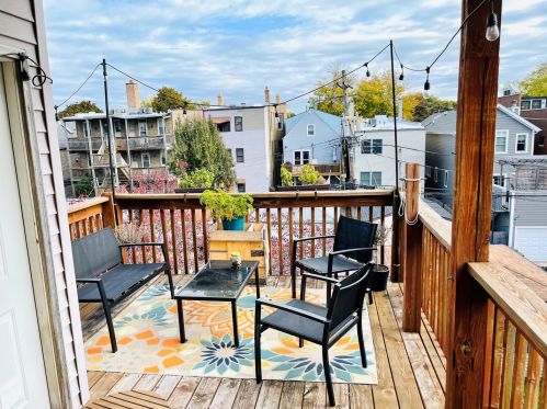 3429 Oakley Ave, Chicago IL 60608-6027 exterior