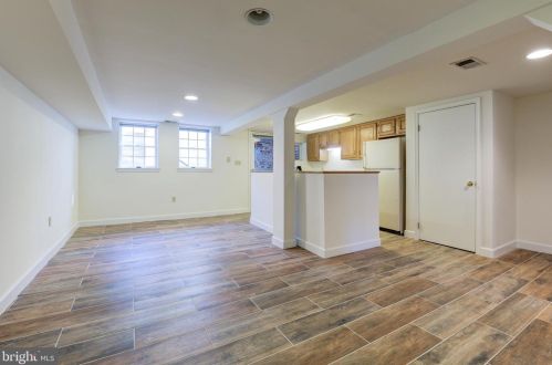 2812 27 St, Washington DC 20007-3144 exterior