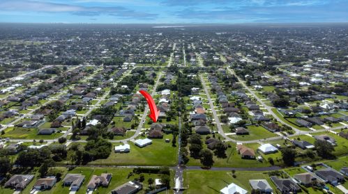 1080 Romaine Ln, Fort Pierce FL 34953-3675 exterior
