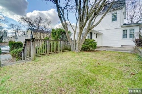 170 Fulton St, N Milford NJ 07646-1650 exterior