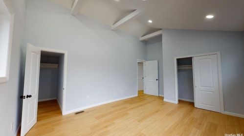 59 20 St, Huntington Station NY 11746-3202 exterior