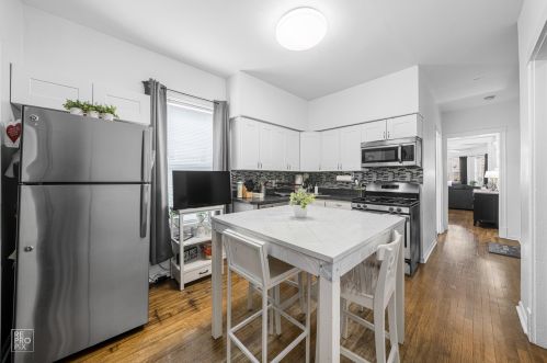 4327 Dickens Ave, Chicago IL 60639-3434 exterior