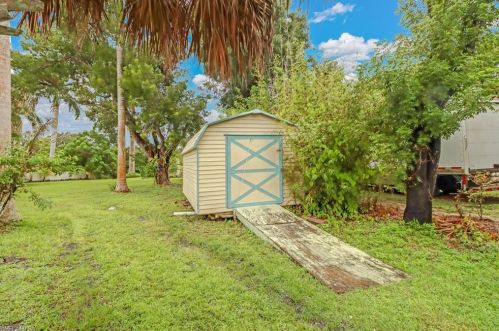 22 Constitution Dr, Naples FL 34112-7310 exterior