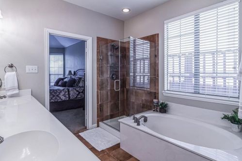 11804 Blackhawk Dr, Frisco TX 75033-4728 exterior