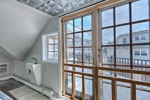 252 Admiral St, Providence RI 02908-1350 exterior