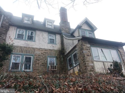 7056 Lincoln Dr, Philadelphia, PA 19119-2542