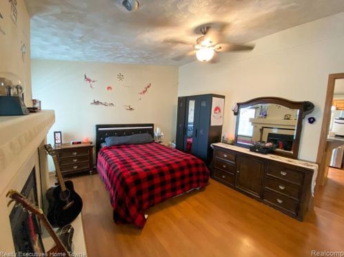 45778 Bonaventure Dr, Macomb Township MI 48044-6021 exterior