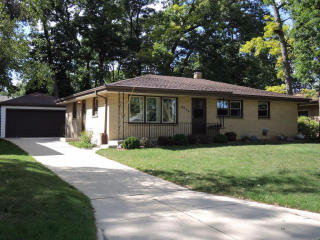 5245 7th St, Milwaukee, WI 53221-3619