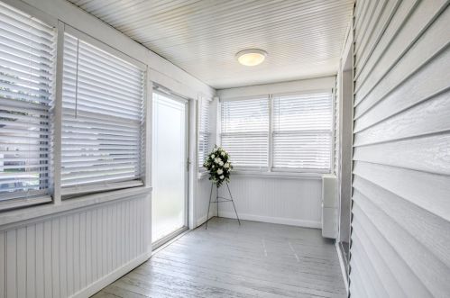 28 Merrimac Ave, Springfield MA  01104-2718 exterior