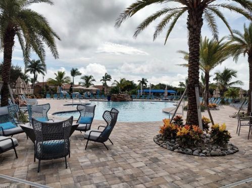 10083 Biscayne Bay Ln, Naples FL 34120-3754 exterior