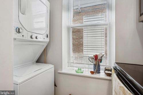 5220 Larchwood Ave, Philadelphia PA 19143-1522 exterior