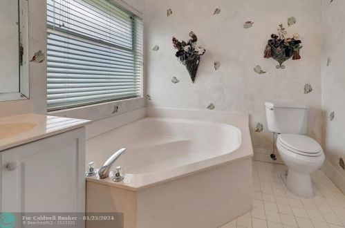 7572 Is Breeze Ter, Boynton Beach FL 33437-5403 exterior