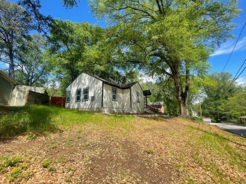 1675 Avon Ave, Atlanta GA  30311-2705 exterior