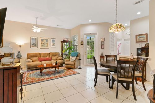 540 New Castle Cv, Fort Pierce FL 34986-3406 exterior