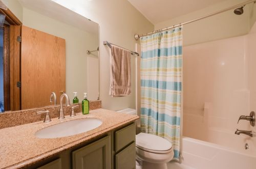 8424 Ashford Rd, Saint Paul MN 55125-8481 exterior