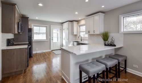 818 Saylor Ave, Elmhurst IL 60126-3827 exterior