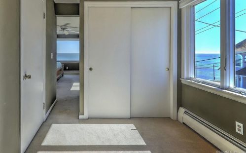 61 Morningside Dr, Milford CT 06460-7717 exterior