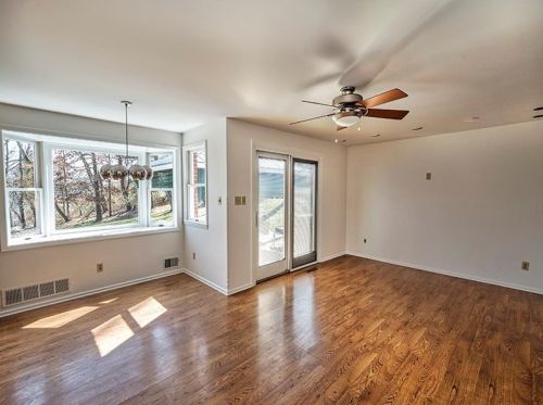 590 Clemson Dr, Pittsburgh PA 15243-1736 exterior