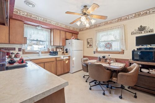 8236 Grantosa Dr, Milwaukee WI 53218-3628 exterior