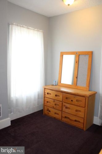 6705 Glenloch St, Philadelphia PA 19135-2224 exterior