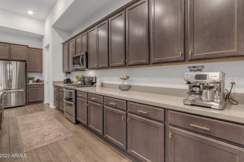 8513 22 Dr, Phoenix AZ 85041-7712 exterior