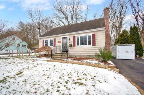 48 Booth Rd, Enfield CT 06082-1902 exterior