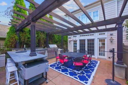 90 Spg Gdn Ave, Nutley NJ 07110-1507 exterior