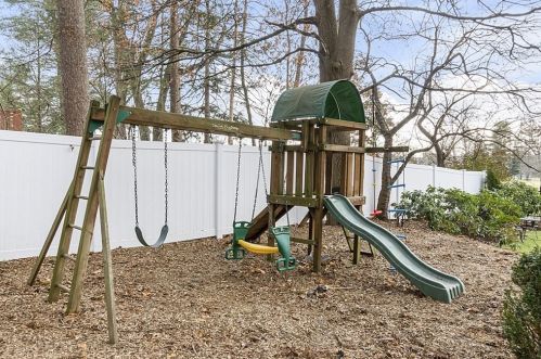 115 Aspen Ave, Newton MA 02466-3022 exterior