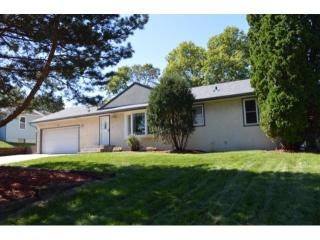 21 Ferndale St, Saint Paul, MN 55119-4740