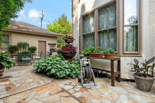 654 Bower Hill Rd, Pittsburgh PA 15243-2040 exterior