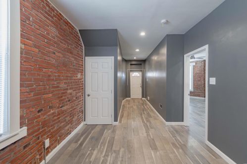 5252 Paulian Pl, Saint Louis, MO 63113-1219