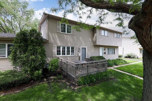 811 Gael Dr, Joliet, IL 60435-2975