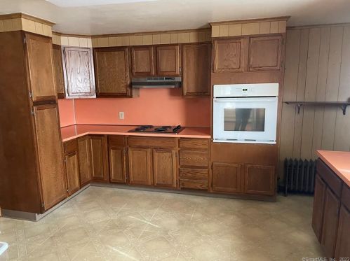 641 Broad St, Meriden CT  06450-4339 exterior