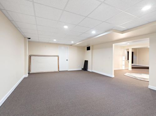 14 Overhills Dr, Saint Louis MO 63124-1532 exterior