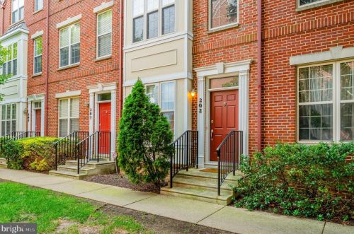 202 Admirals Way, Philadelphia, PA 19146-5212