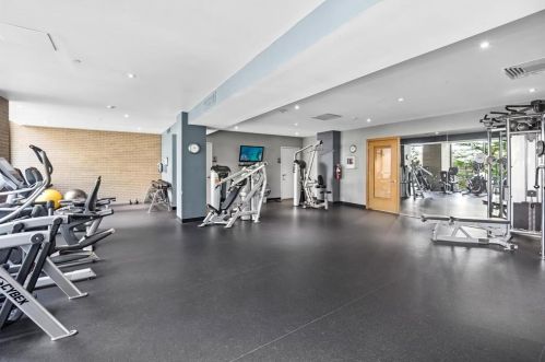 5656 Central Expy, Dallas TX 75206-5104 exterior