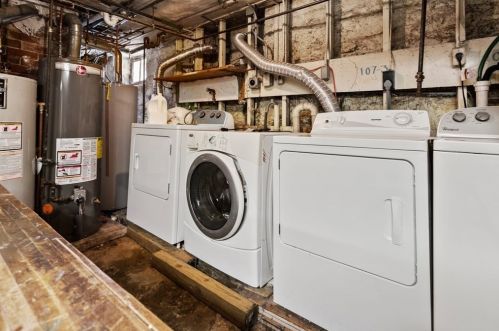 107 Bigelow St, Boston MA exterior