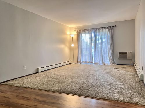 8565 Waterford Ave, Milwaukee, WI 53228-2325