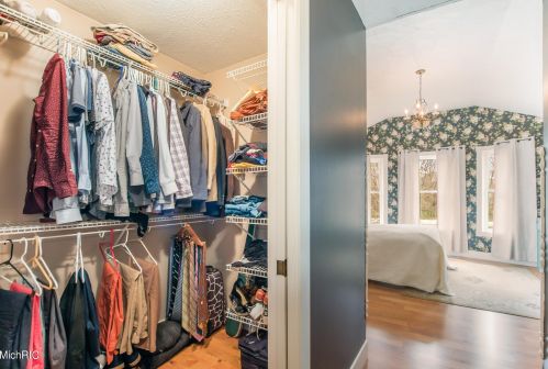 1758 Starr View Ln, Middlevle MI 49333-8061 exterior