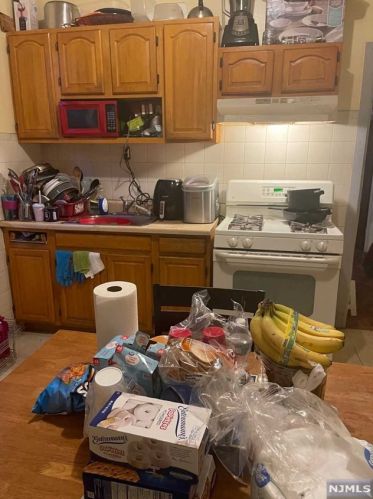 36 Stockman Pl, Irvington NJ 07111-2734 exterior