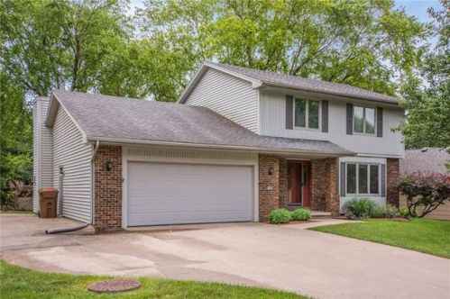 4145 98th St, Des Moines, IA 50322-1318