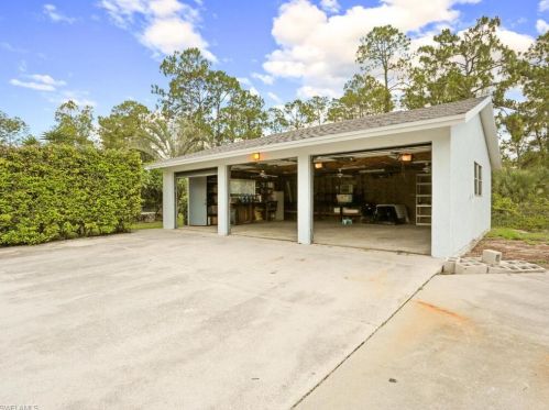 570 25 St, Naples FL 34117-3241 exterior