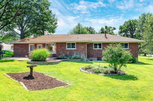 8820 Anaconda Dr, Saint Louis MO 63126-2301 exterior