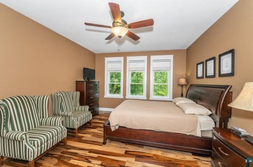 525 Crystal Dr, Duluth MN 55811-4409 exterior