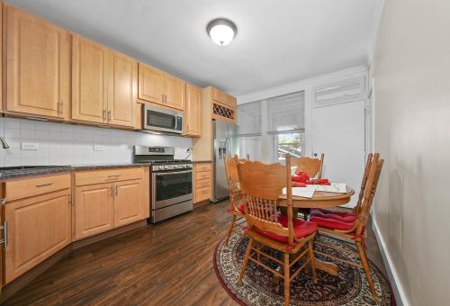 2943 Fairfield Ave, Chicago IL 60625-2719 exterior