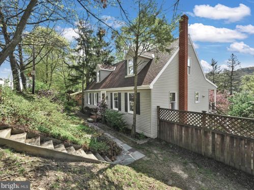 1743 Elk Ave, Primrose, PA 17901-2120