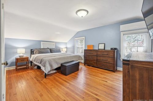 141 Cedarhurst Ln, Milford CT 06461-2721 exterior